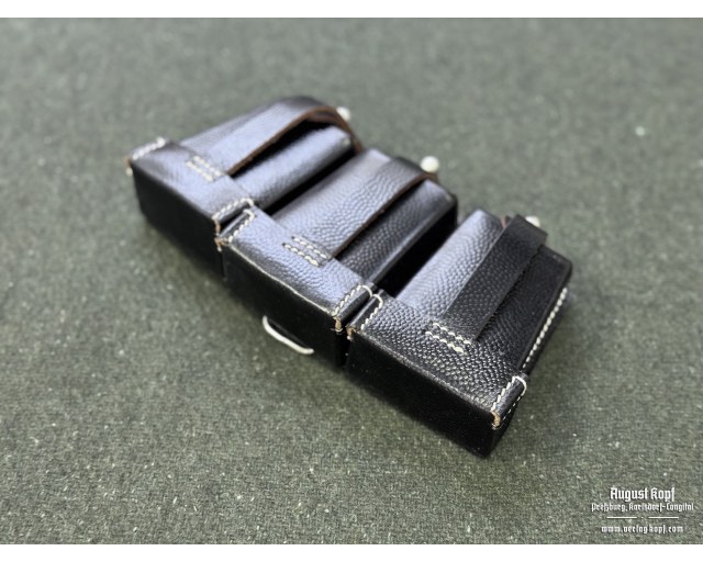 Kar98k leather pouches pair