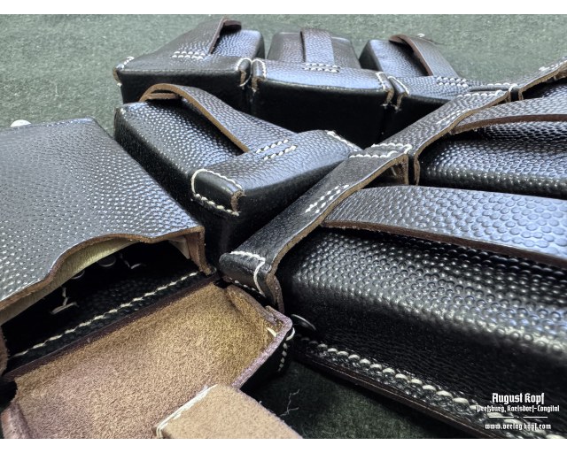 Kar98k leather pouches pair