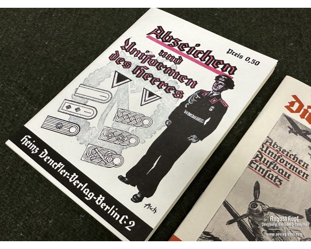 Set of 3 army uniforms/badges booklets