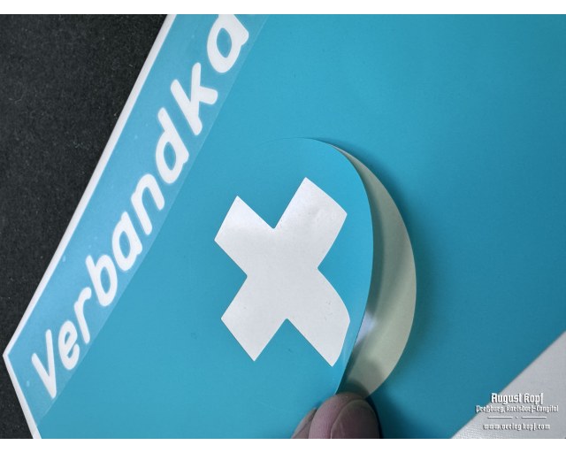 Stencil Verbandkasten + kreuz