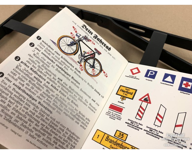 Radfahrer im Verkehr - Cyclists booklet