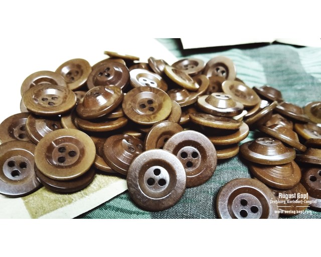 WW2 Italian brown bakelite buttons for shelter 65pcs