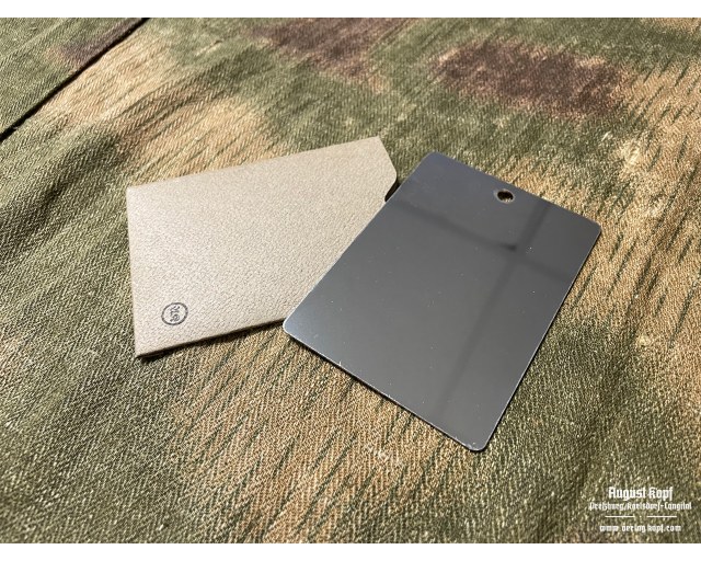 Metal pocket mirror