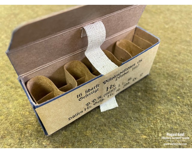 Empty box 16 scharfe Pistolenpatronen 08 type.1