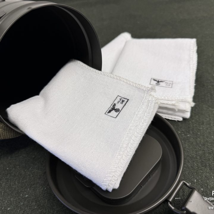 Gasmask cleaning cloth